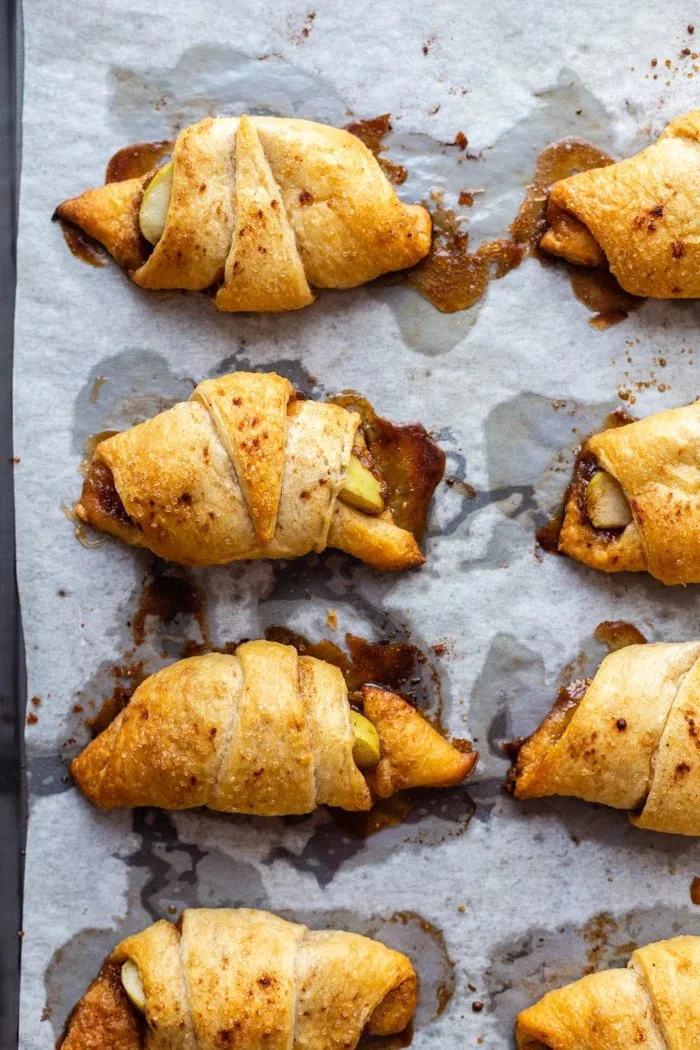 Cinnamon Apple Pie Crescent Rolls