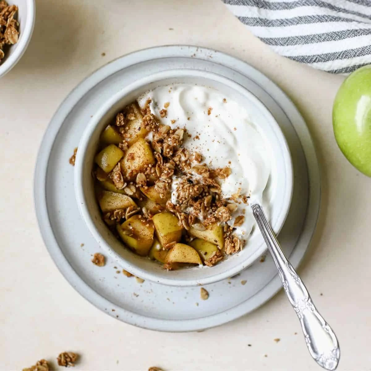 Creamy Apple Pie Yogurt Bowls