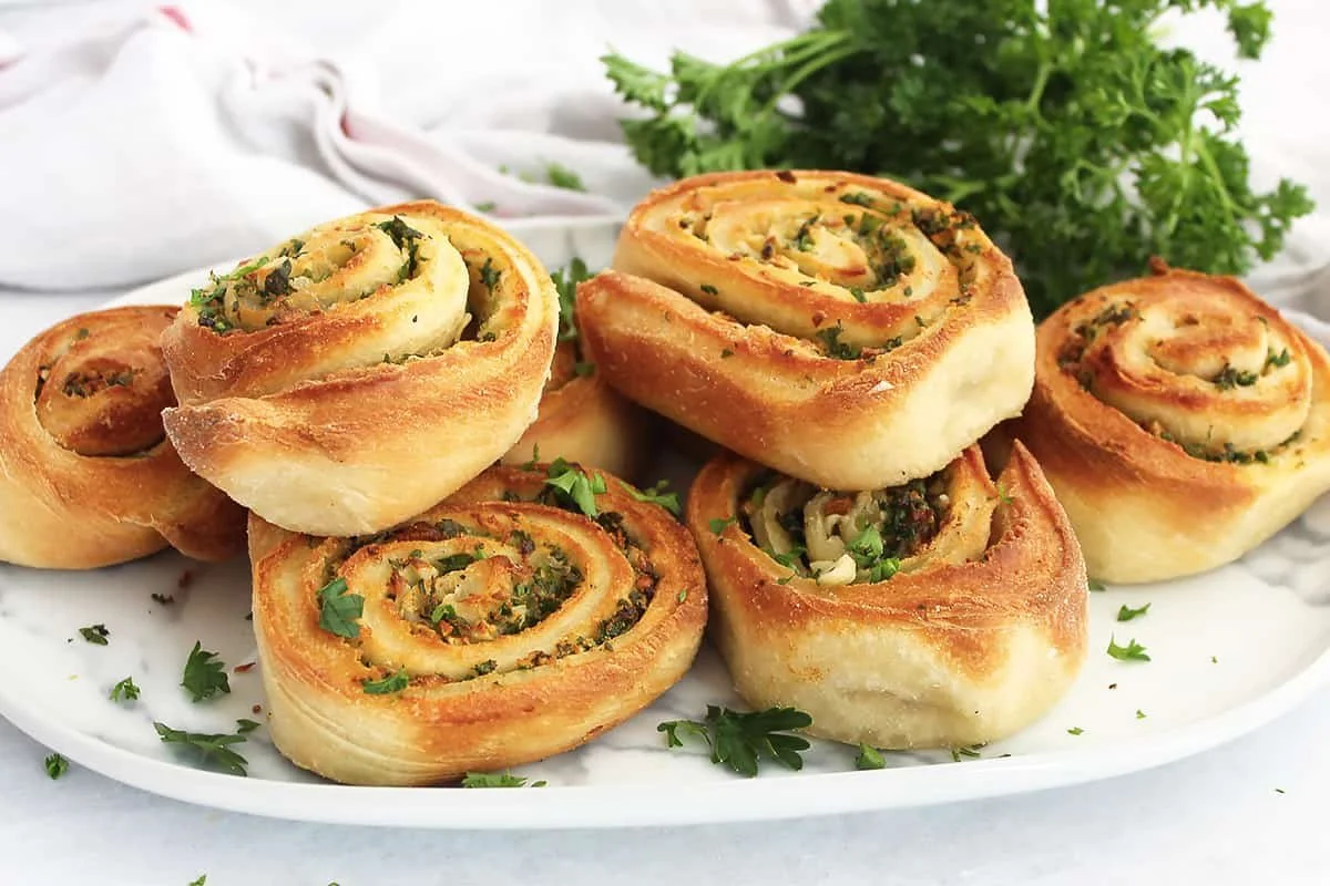 Crispy Air Fryer Garlic Pizza Rolls