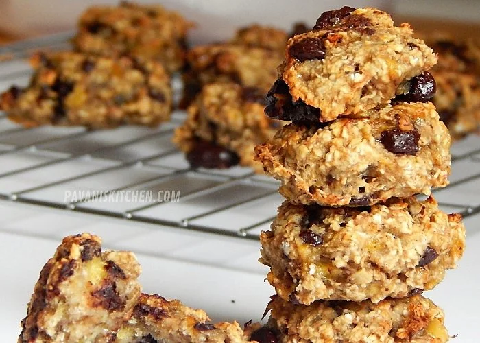 Easy Four-Ingredient Banana Oat Bites